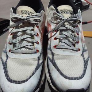 Skechers go run elite size 12. 1.5 inch soles